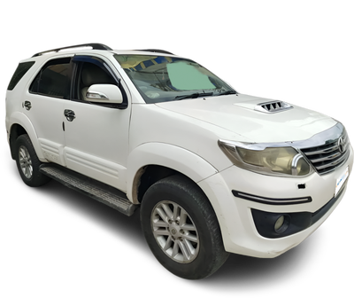 Toyota Fortuner-img
